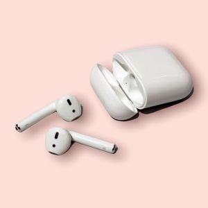 Apple Airpods with Richmond & Finch Case
